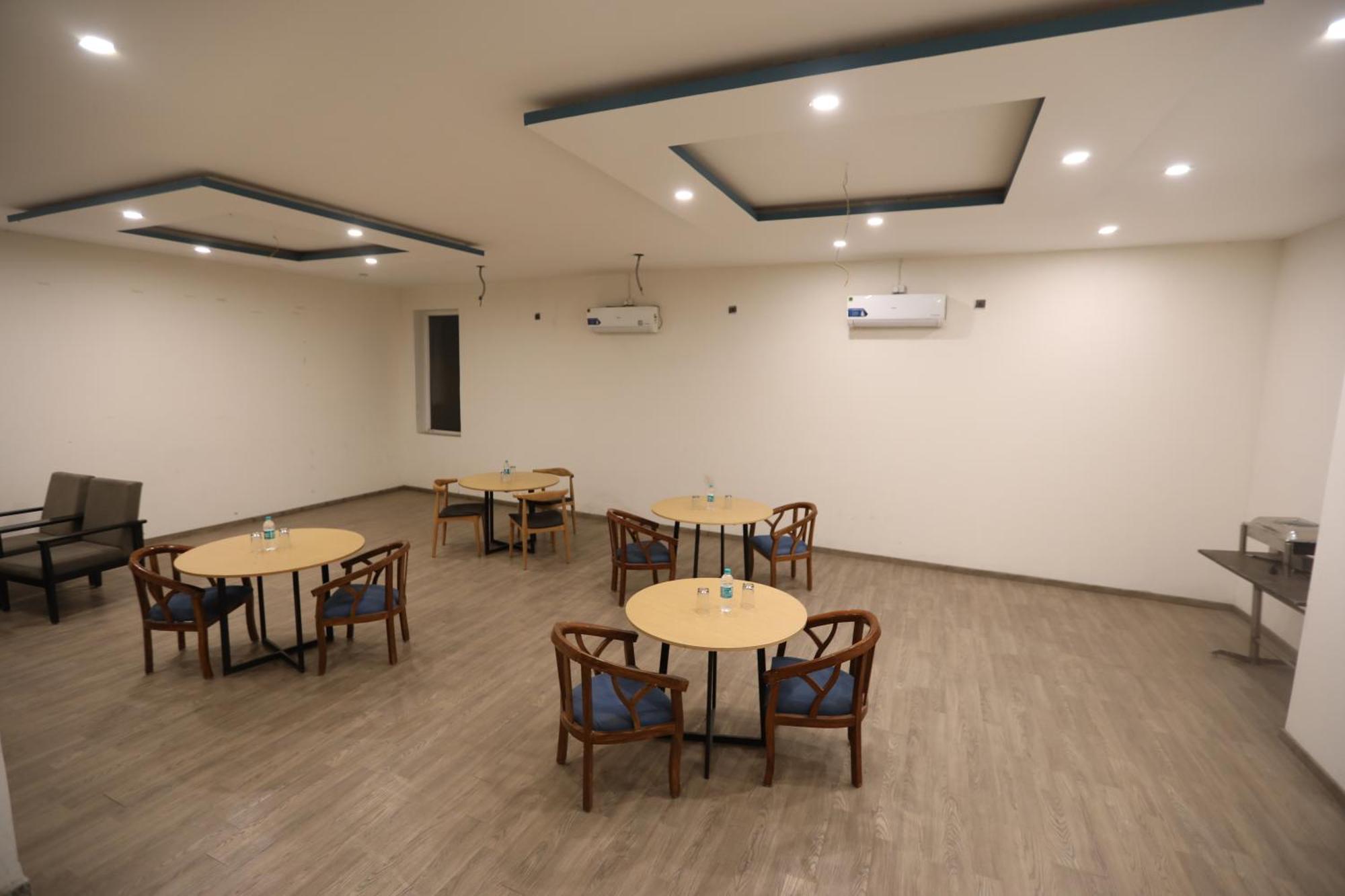 Hotel Noida Grand Sec 58 Exterior foto