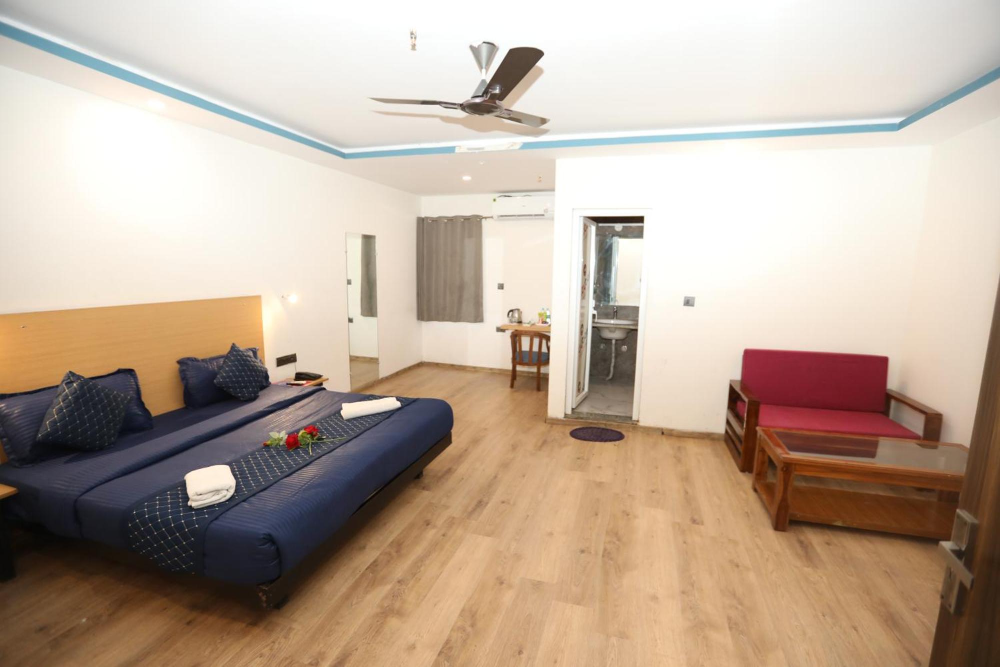 Hotel Noida Grand Sec 58 Exterior foto